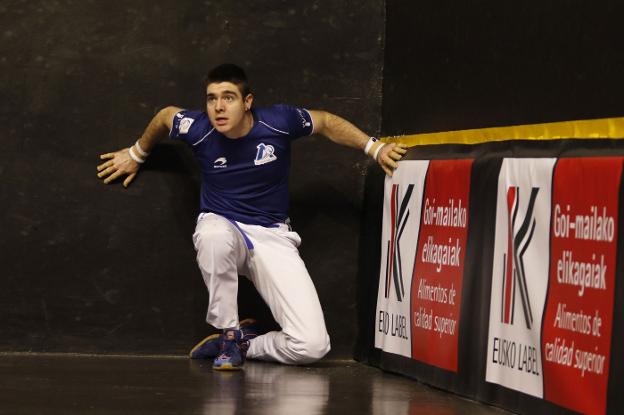 Iker Irribarria, ayer en Vergara, durante su debut en el Parejas.