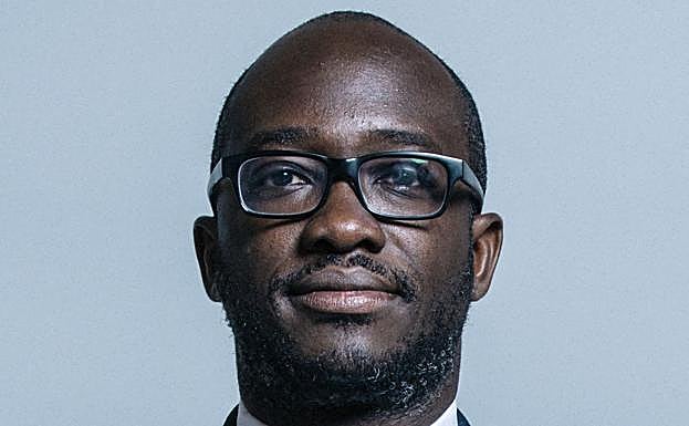 Retrato oficial de Sam Gyimah.