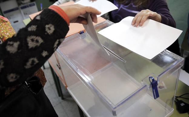 La disputa por el segundo puesto centra el interés de las elecciones en Andalucía