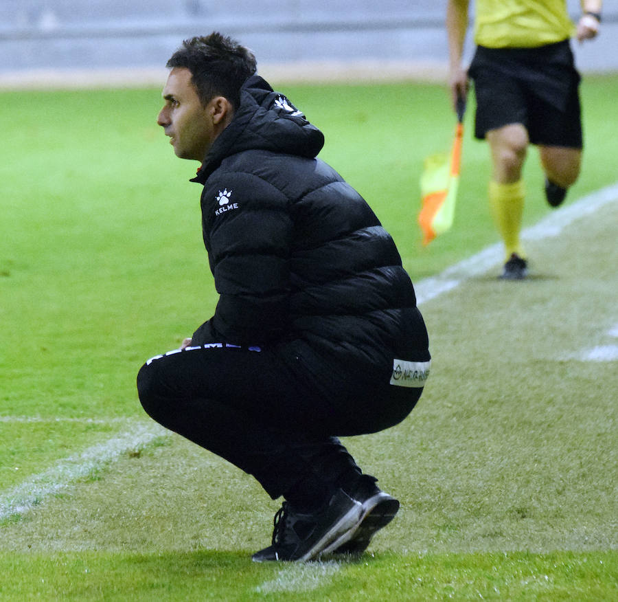 La UDL recuperó un punto en el partido jugado ayer en Las Gaunas contra la Real Sociedad B. El 1-1 llegó gracias a un cabezazo de Ander Vitoria en un córner tras el tempranero tanto guipuzcoano.