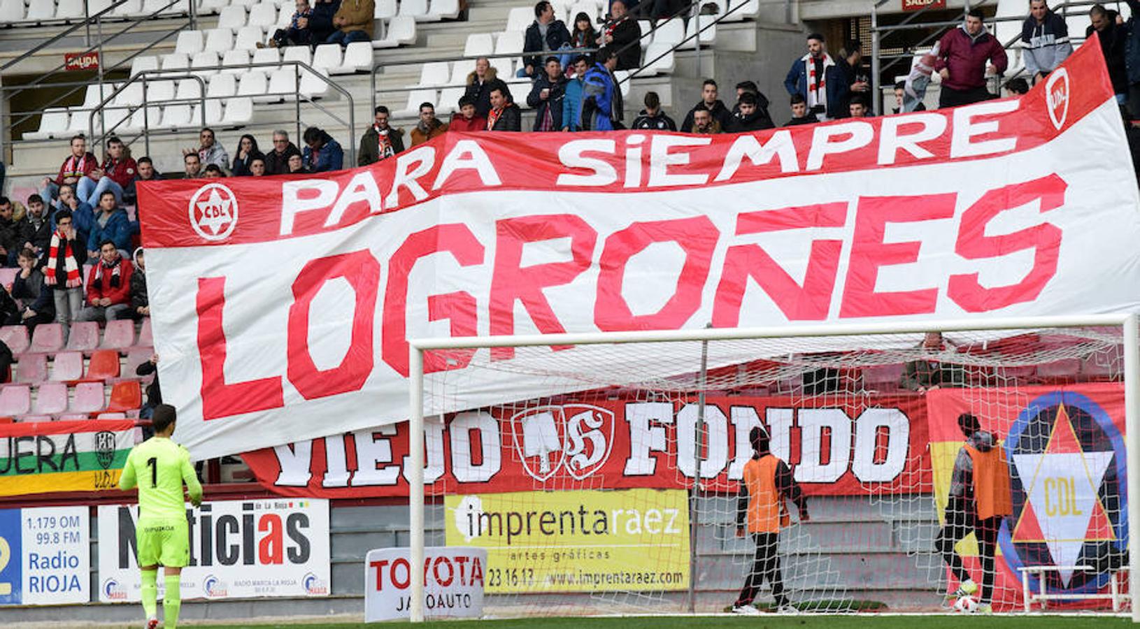 La UDL recuperó un punto en el partido jugado ayer en Las Gaunas contra la Real Sociedad B. El 1-1 llegó gracias a un cabezazo de Ander Vitoria en un córner tras el tempranero tanto guipuzcoano.