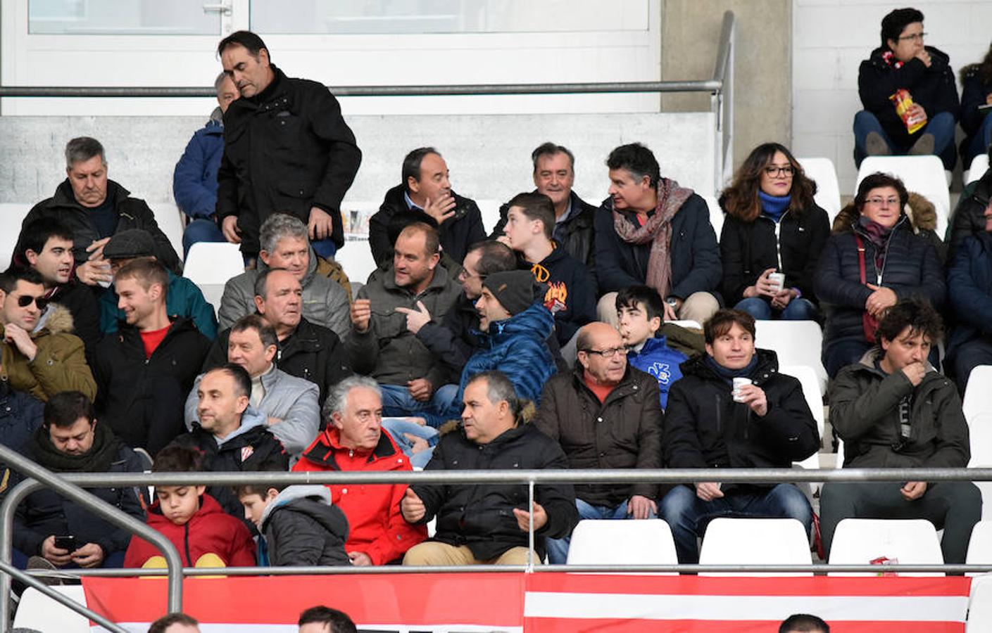 La UDL recuperó un punto en el partido jugado ayer en Las Gaunas contra la Real Sociedad B. El 1-1 llegó gracias a un cabezazo de Ander Vitoria en un córner tras el tempranero tanto guipuzcoano.