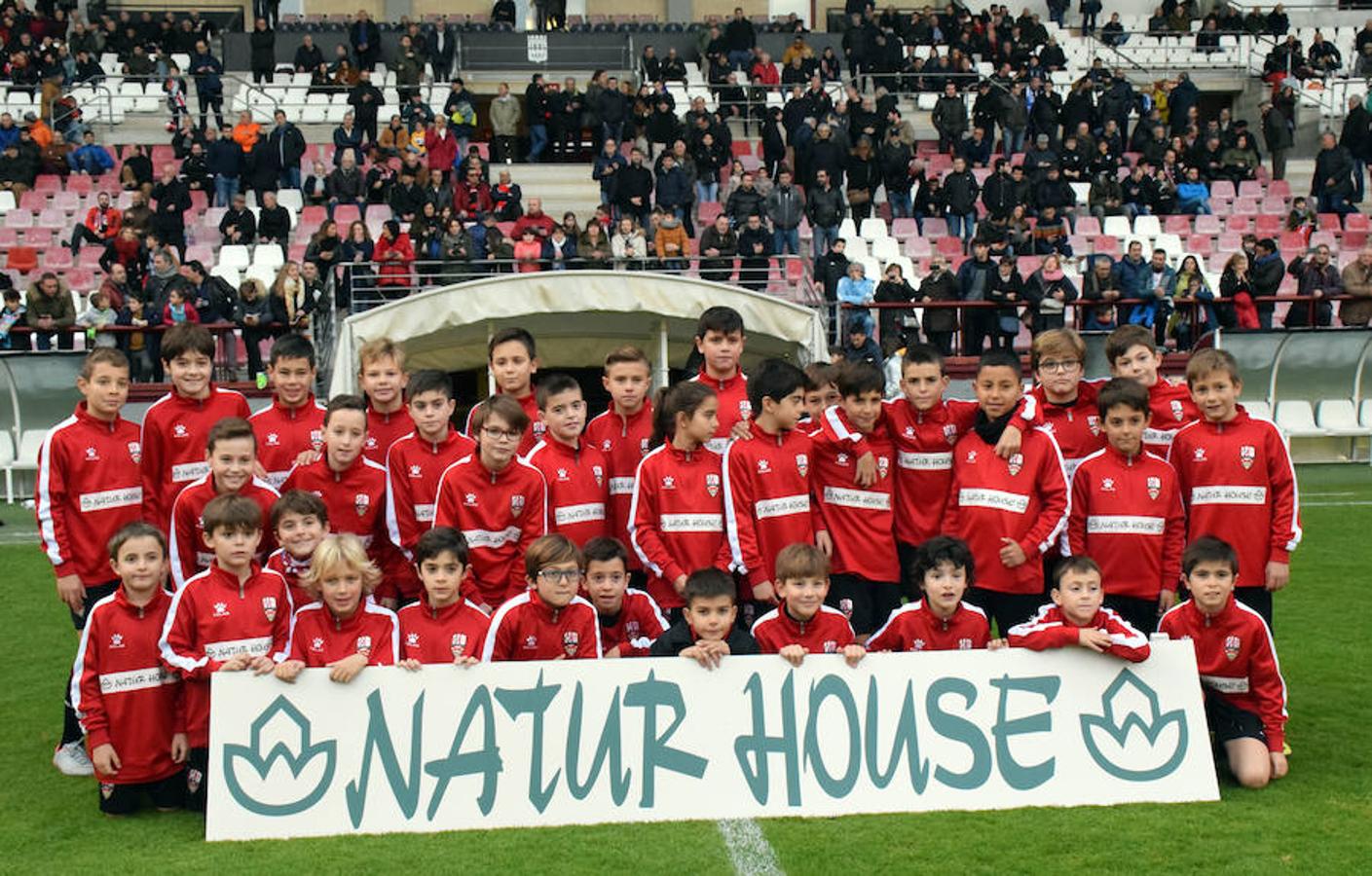 La UDL recuperó un punto en el partido jugado ayer en Las Gaunas contra la Real Sociedad B. El 1-1 llegó gracias a un cabezazo de Ander Vitoria en un córner tras el tempranero tanto guipuzcoano.