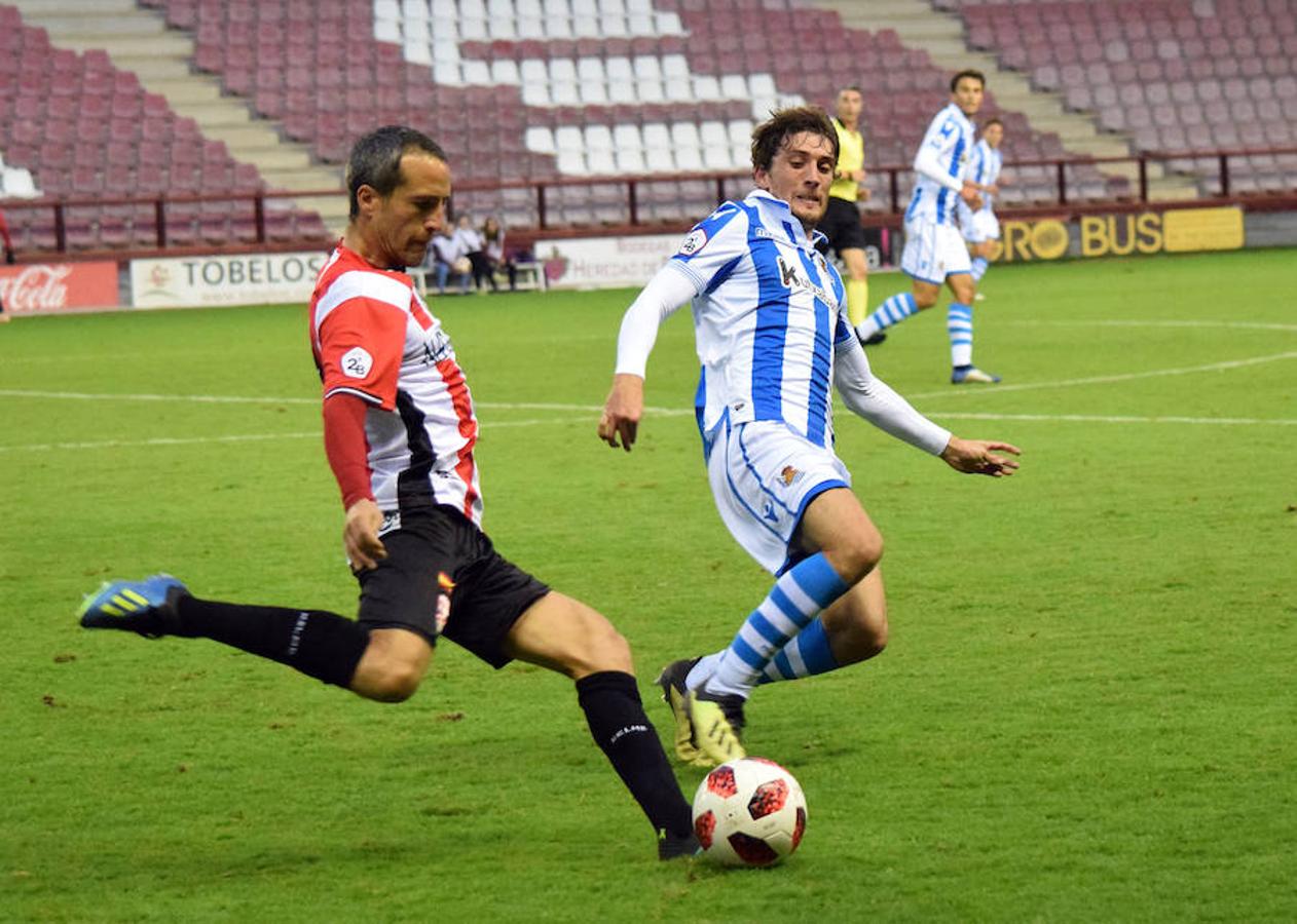 La UDL recuperó un punto en el partido jugado ayer en Las Gaunas contra la Real Sociedad B. El 1-1 llegó gracias a un cabezazo de Ander Vitoria en un córner tras el tempranero tanto guipuzcoano.