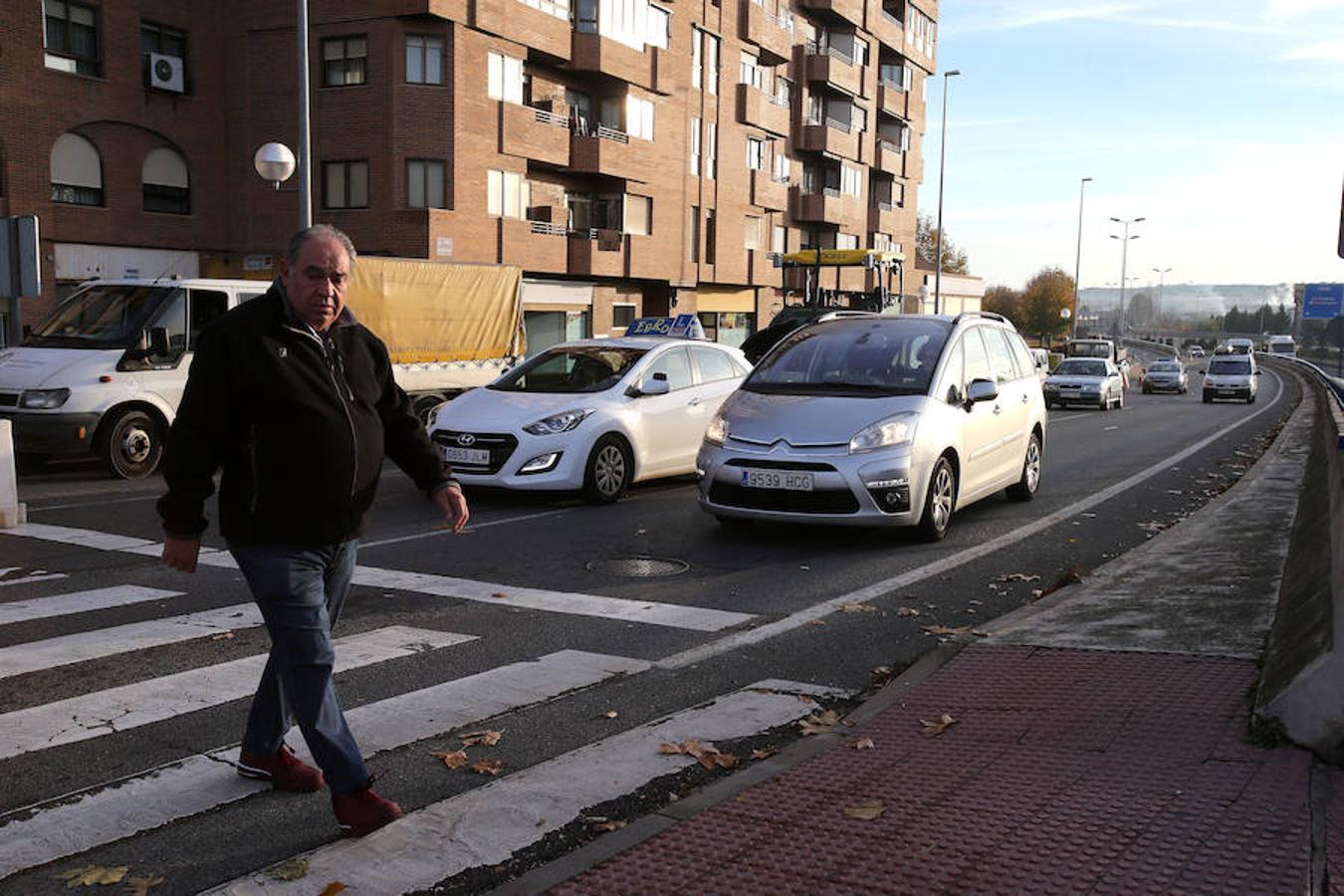 Desde hora temprana han dado comienzo en Logroño las obras de reparación del asfalto de Avenida de Madrid toda vez que las quejas vecinales han forzado a la reparación de un tramo que no es único por su grado de deterioro en la ciudad.
