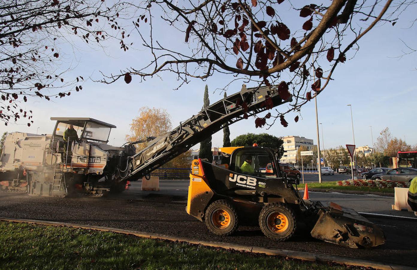 Desde hora temprana han dado comienzo en Logroño las obras de reparación del asfalto de Avenida de Madrid toda vez que las quejas vecinales han forzado a la reparación de un tramo que no es único por su grado de deterioro en la ciudad.