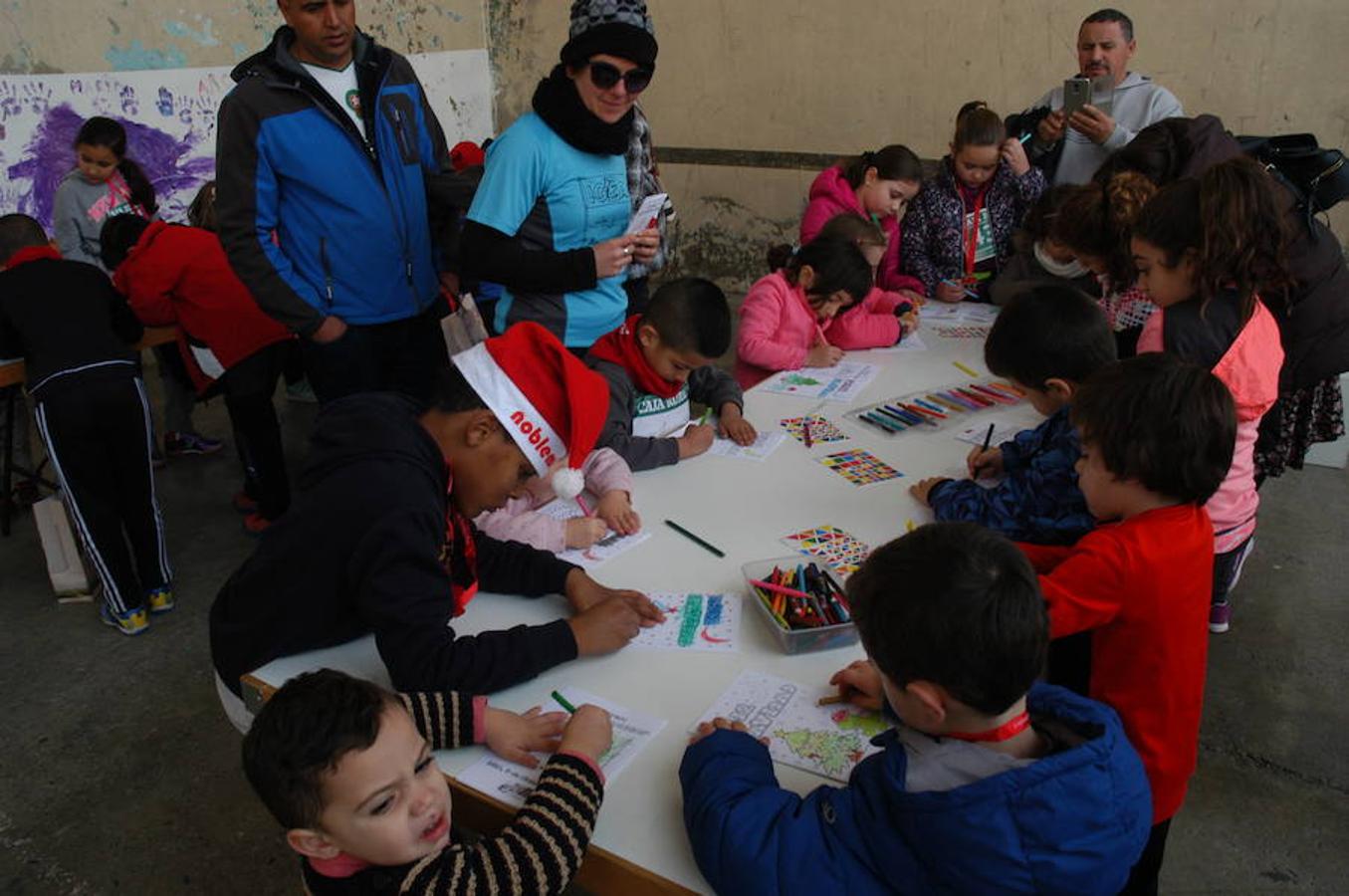 VI carrera 'Entre Dinosaurios Villa de Igea celebrada el domingo pasado por una ruta de más de 10 kilómetros campo a través en la que participaron 119 atletas. También hubo pruebas para niños en el casco urbano en las que compitieron 55 chavales.