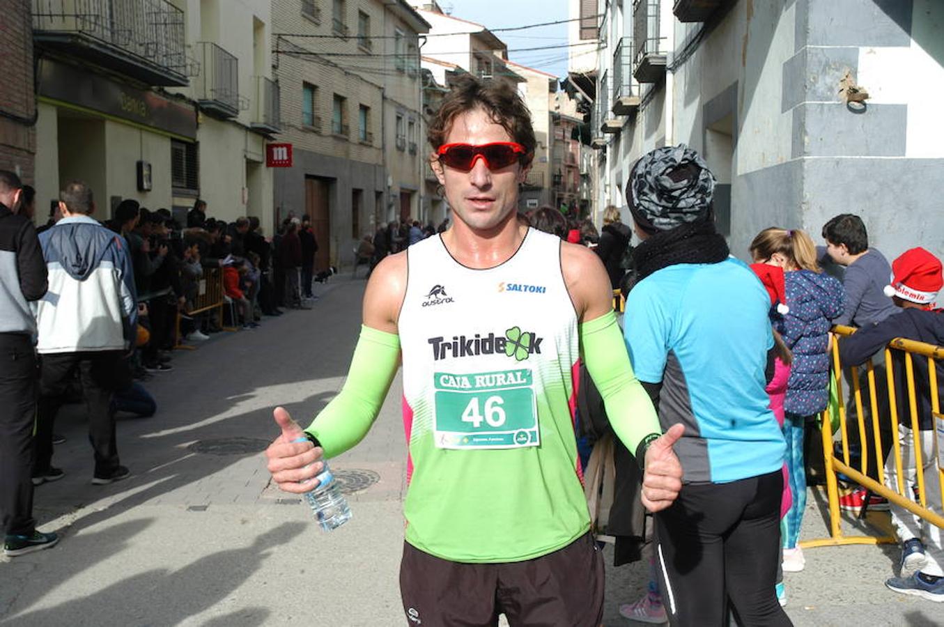 VI carrera 'Entre Dinosaurios Villa de Igea celebrada el domingo pasado por una ruta de más de 10 kilómetros campo a través en la que participaron 119 atletas. También hubo pruebas para niños en el casco urbano en las que compitieron 55 chavales.