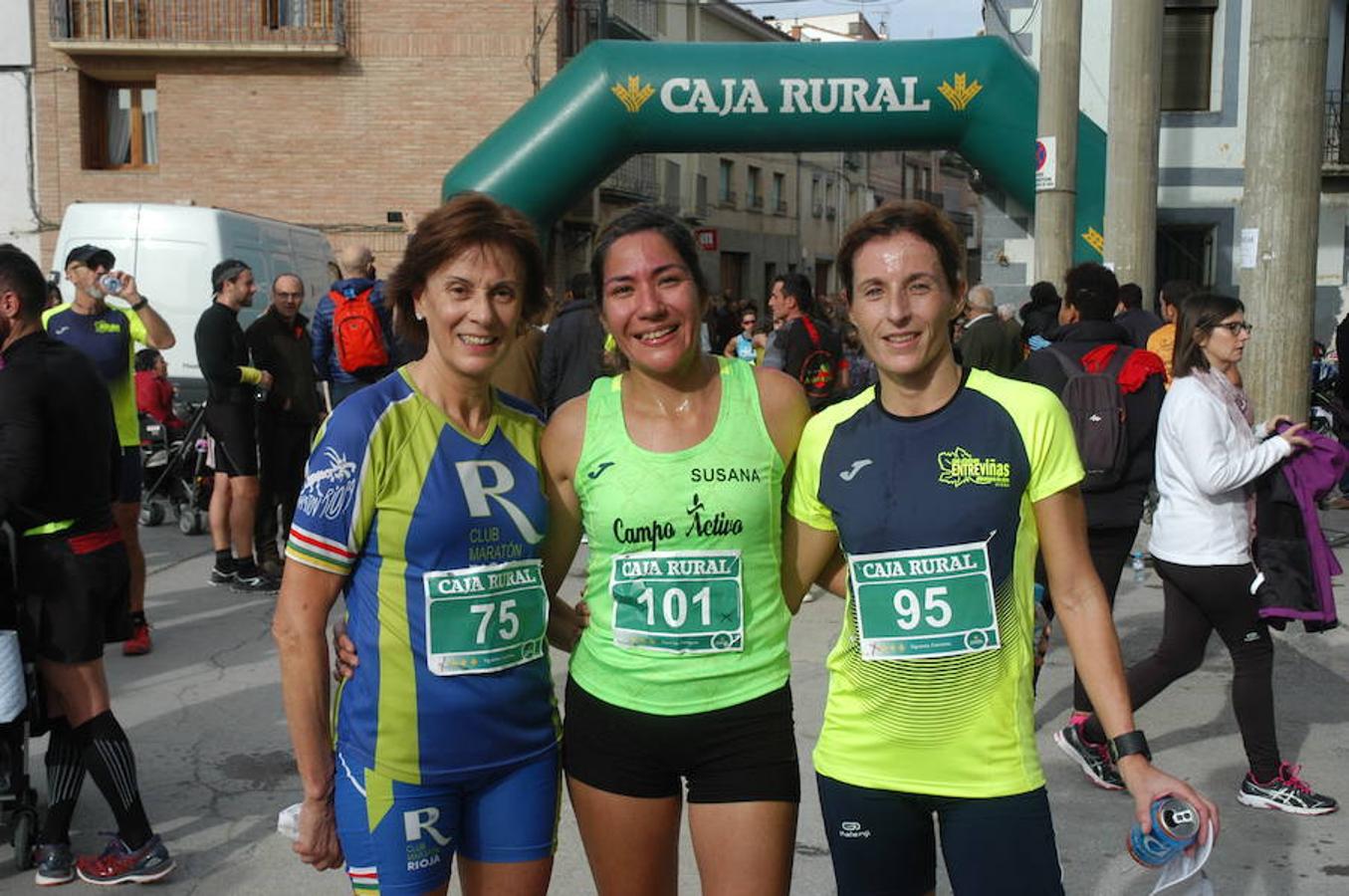 VI carrera 'Entre Dinosaurios Villa de Igea celebrada el domingo pasado por una ruta de más de 10 kilómetros campo a través en la que participaron 119 atletas. También hubo pruebas para niños en el casco urbano en las que compitieron 55 chavales.