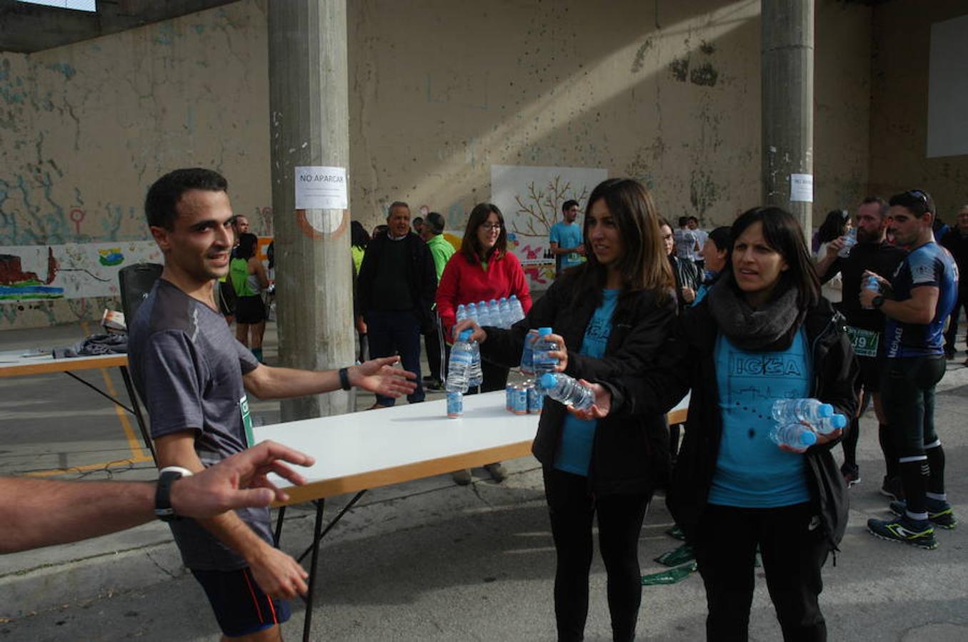 VI carrera 'Entre Dinosaurios Villa de Igea celebrada el domingo pasado por una ruta de más de 10 kilómetros campo a través en la que participaron 119 atletas. También hubo pruebas para niños en el casco urbano en las que compitieron 55 chavales.