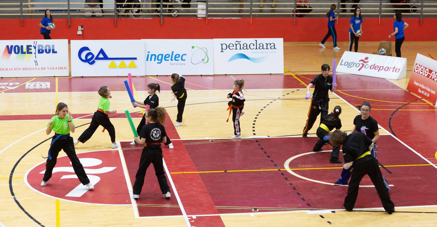 Las logroñesas vencen al OSACC Haro Rioja Voley con un 3-0 liderado por la capitana Dani y que les afianza en el liderato de la Liga Iberdrola