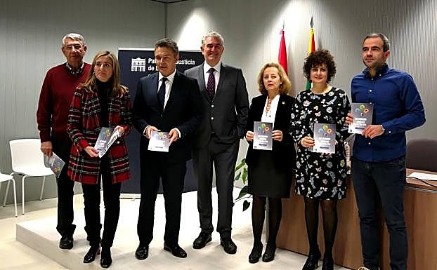 Un diccionario de fácil lectura acercará la justicia riojana a los ciudadanos con dificultades de comprensión