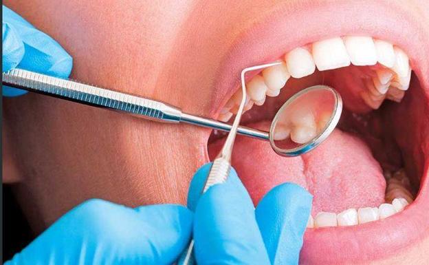 El Congreso pide al Gobierno incluir la salud bucodental en la sanidad pública