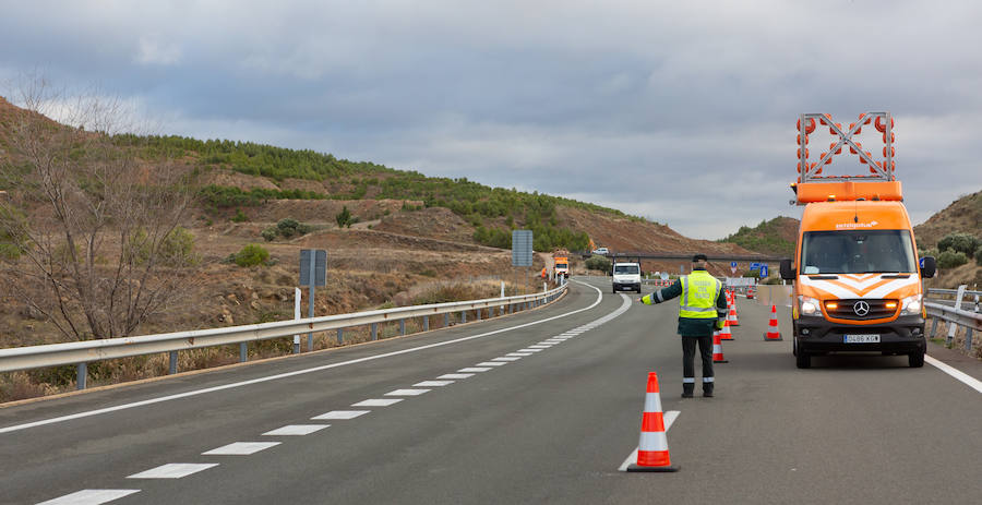 Los agentes de Tráfico sostienen que ha crecido la sensibilización sobre los efectos del alcohol, pero no se tiene la misma sensación con las drogas, un aspecto sobre el que hay que trabajar.