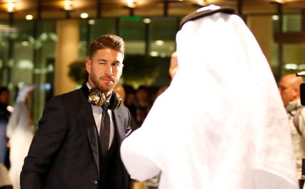 Sergio Ramos, a su llegada a Abu Dabi. 