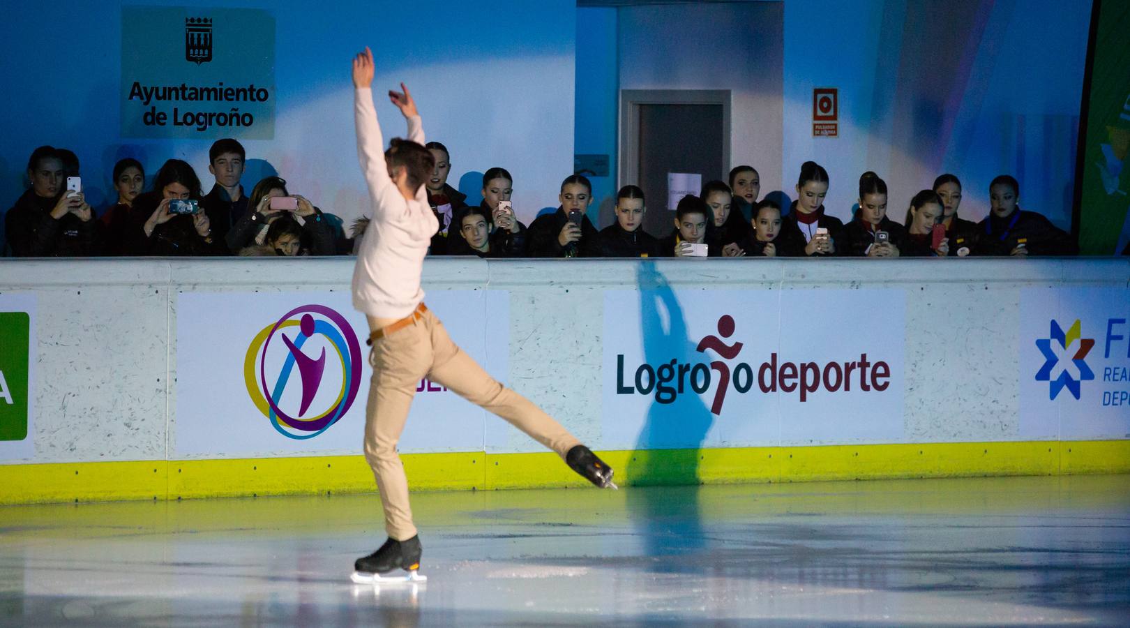 El patinador madrileño llenó Lobete para su exhibición de despedida.