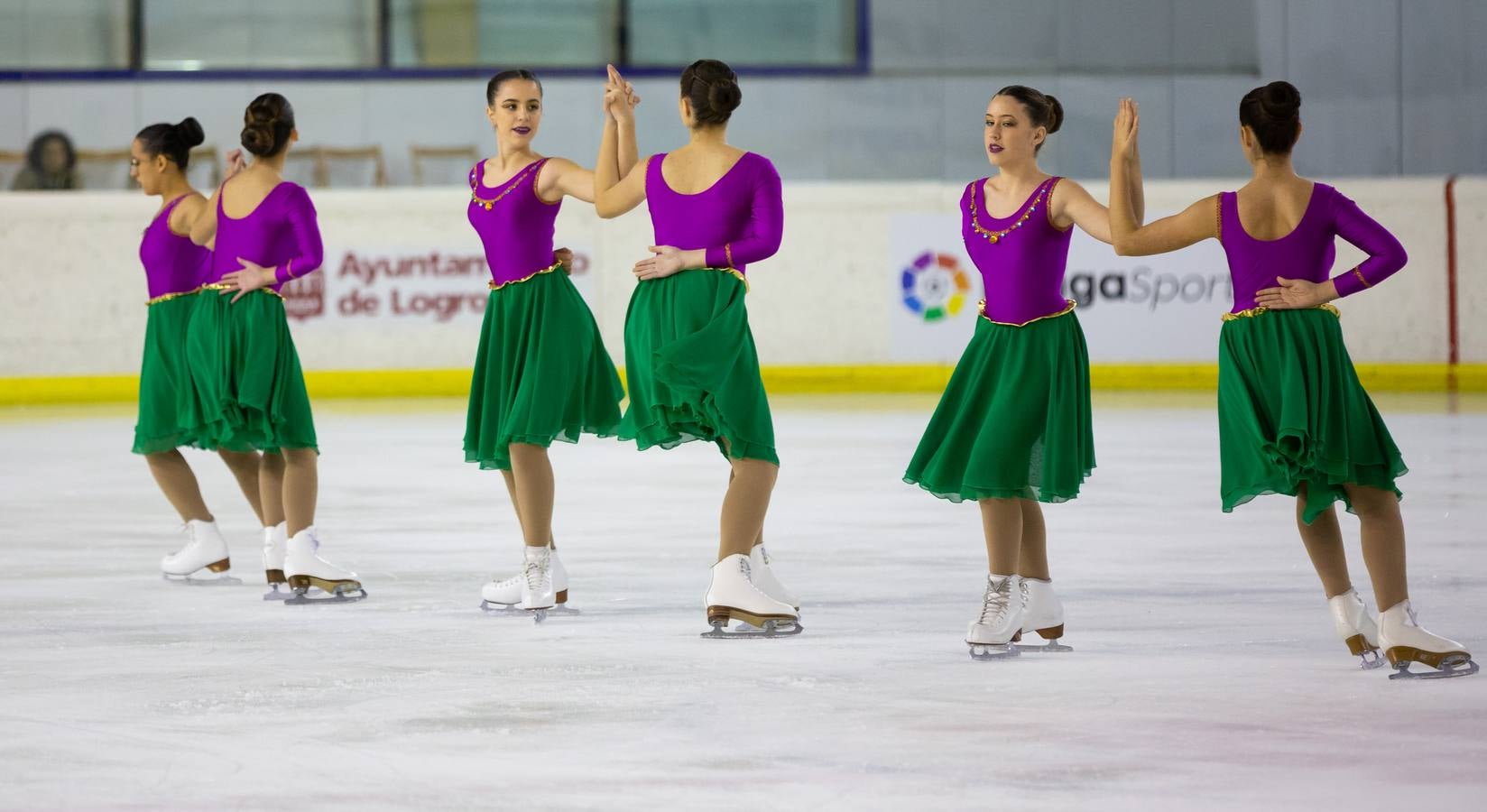 El patinador madrileño llenó Lobete para su exhibición de despedida.