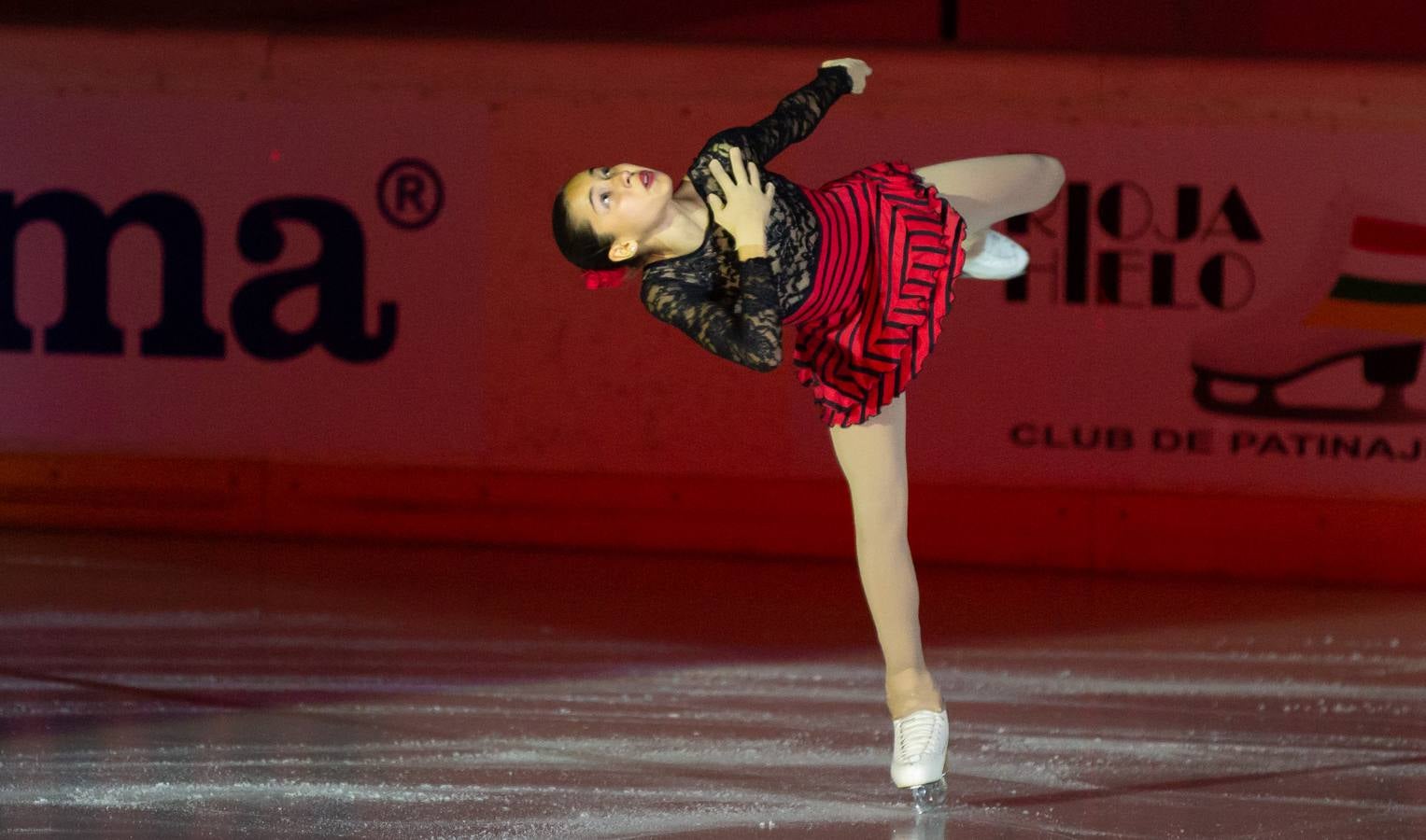 El patinador madrileño llenó Lobete para su exhibición de despedida.