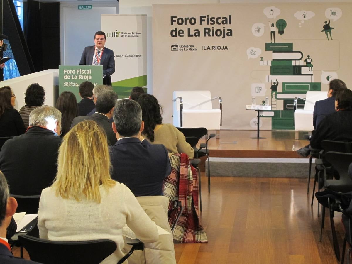 Alfonso Dominguez durante su intervención en el I Foro Fiscal de La Rioja.