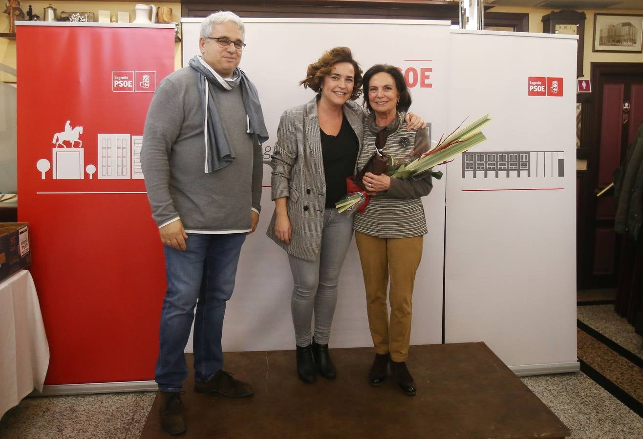 Afiliados y amigos se reunieron ayer en el Café Moderno para celebrar el comienzo de las fiestas de Navidad.