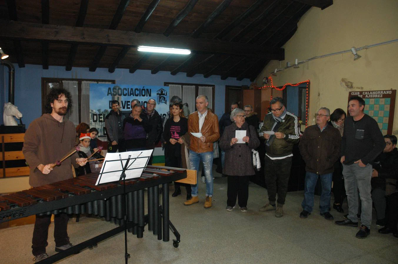 Diversas actividades han llenado estos días de espíritu navideño la localidad de Calahorra: belenes, música, Papá Noel, concurso de villancicos...