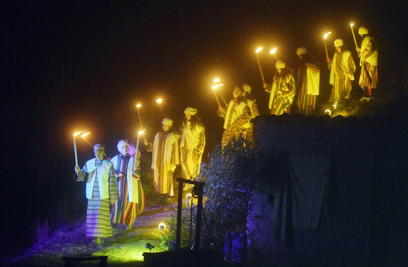 Más de 150 vecinos escenificaron en el Monte Viso el Nacimiento de Jesús, en una cita que cumple 48 años