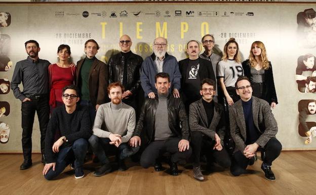 El equipo de 'Tiempo después', con José Luis Cuerda en el centro.