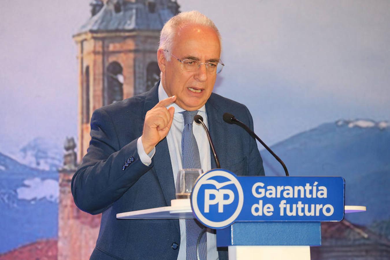 El presidente del PP presentó a José Ignacio Ceniceros y Cuca Gamarra como candidatos a presideir el Gobierno de La Rioja y la alcaldía de Logroño en el que puede catalogarse como primer acto de campaña de los populares para las elecciones del 2019