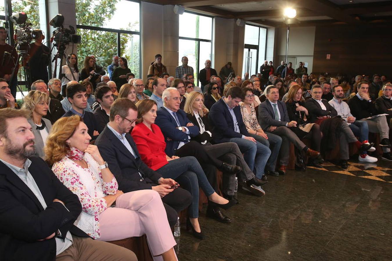 El presidente del PP presentó a José Ignacio Ceniceros y Cuca Gamarra como candidatos a presideir el Gobierno de La Rioja y la alcaldía de Logroño en el que puede catalogarse como primer acto de campaña de los populares para las elecciones del 2019