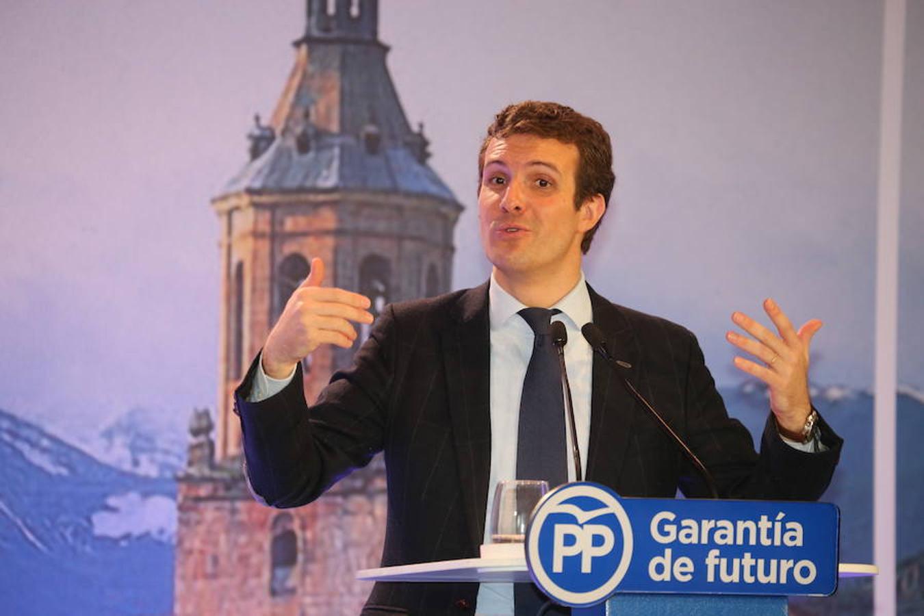 El presidente del PP presentó a José Ignacio Ceniceros y Cuca Gamarra como candidatos a presideir el Gobierno de La Rioja y la alcaldía de Logroño en el que puede catalogarse como primer acto de campaña de los populares para las elecciones del 2019