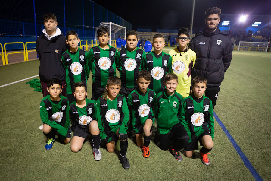 El campo de fútbol de El Salvador ha albergado un torno de fútbol 8 en el que han participado 48 equipos.