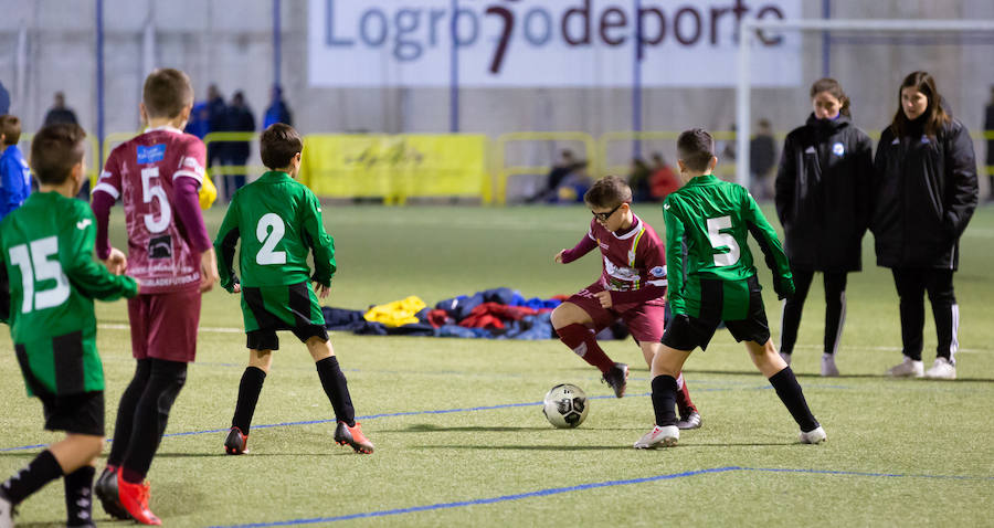 El campo de fútbol de El Salvador ha albergado un torno de fútbol 8 en el que han participado 48 equipos.