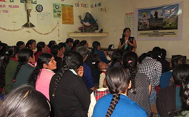 Proyecto de Arcores, en una exposición a las mujeres. 