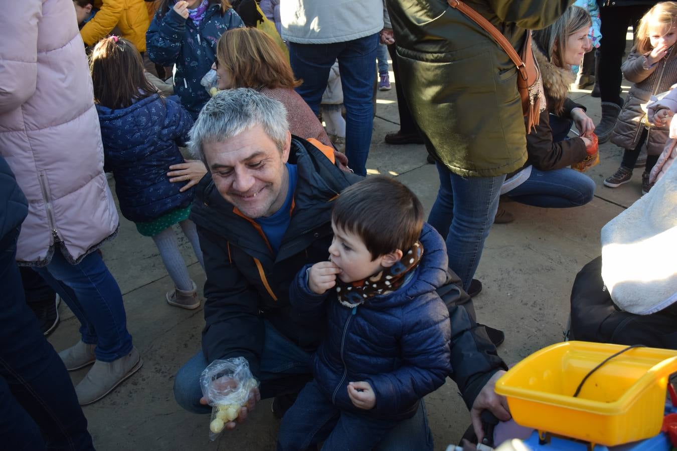 El barrio logroñés celebra una «nochevieja» con anticipación para los más pequeño