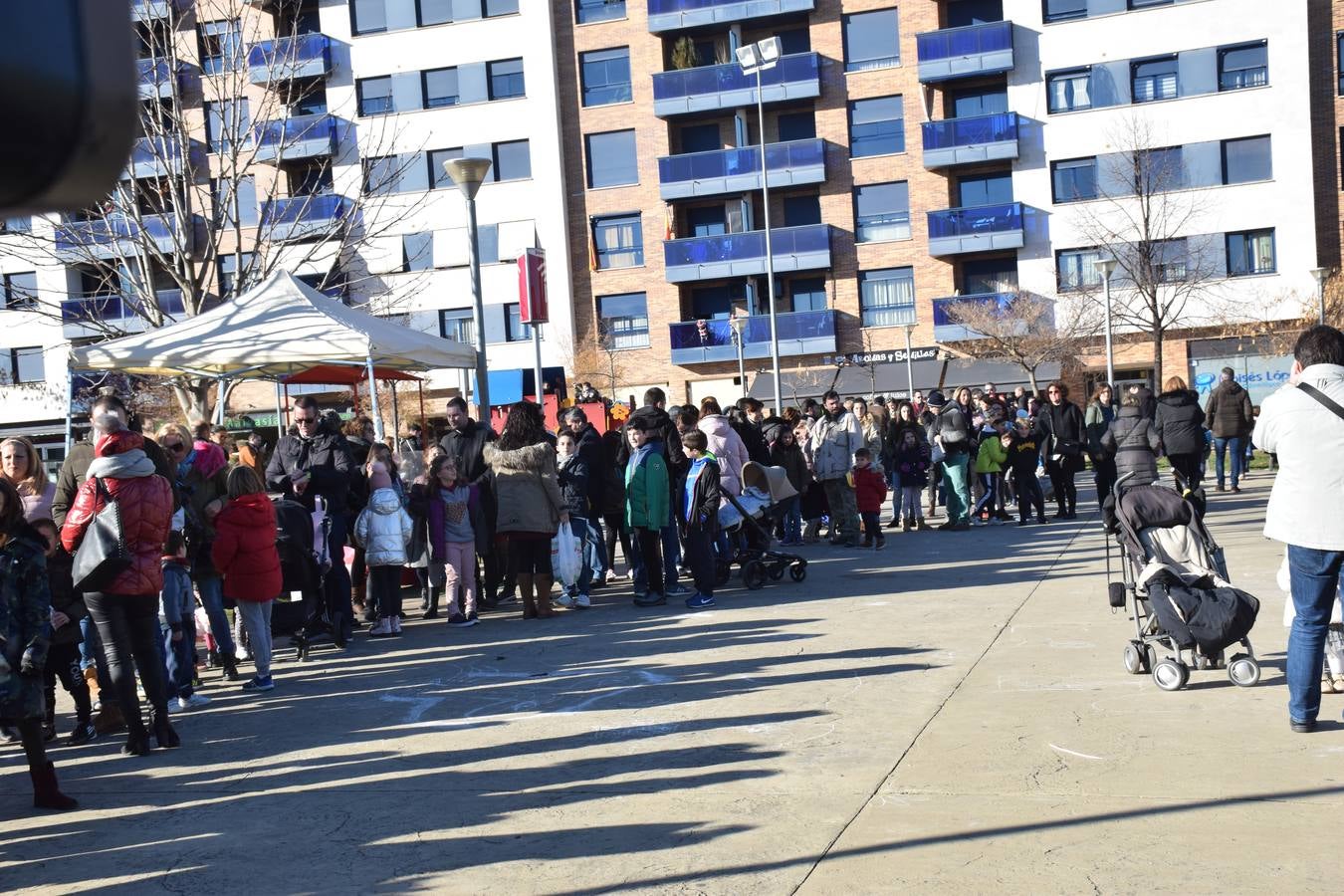 El barrio logroñés celebra una «nochevieja» con anticipación para los más pequeño