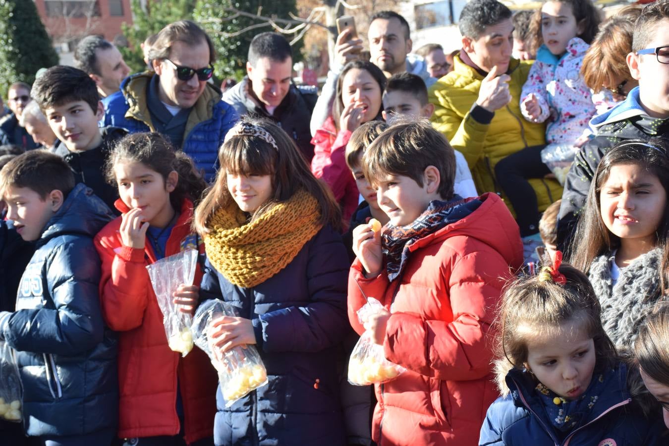 El barrio logroñés celebra una «nochevieja» con anticipación para los más pequeño