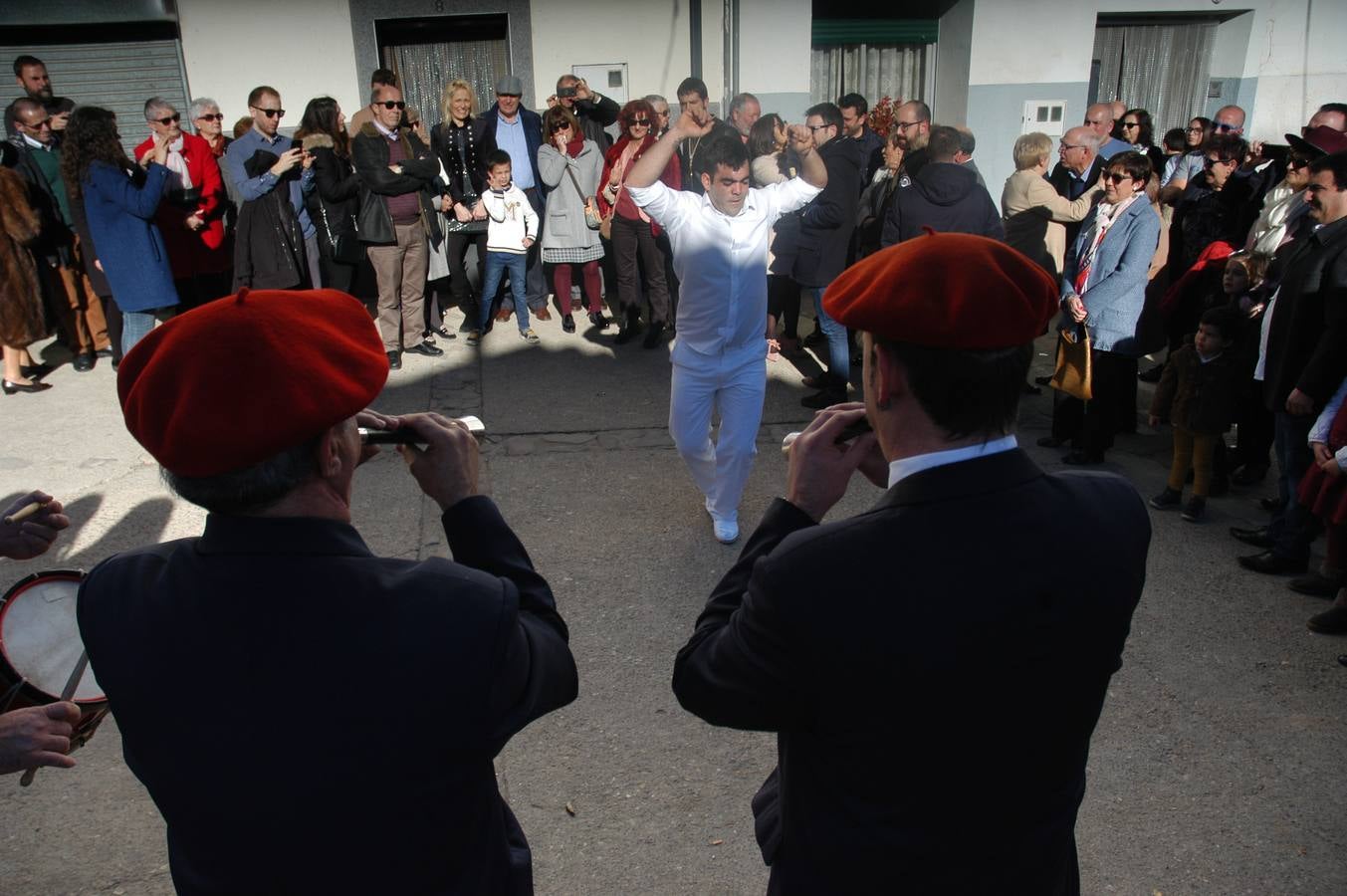 Baile a cargo del mayordomo de los Hermanos del Niños, Gonzalo Pérez Jiménez.
