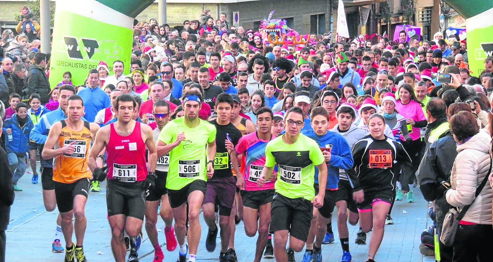 Alfaro. La Colegiata de San Miguel vio pasar a más de 600 deportistas en la San Silvestre. 