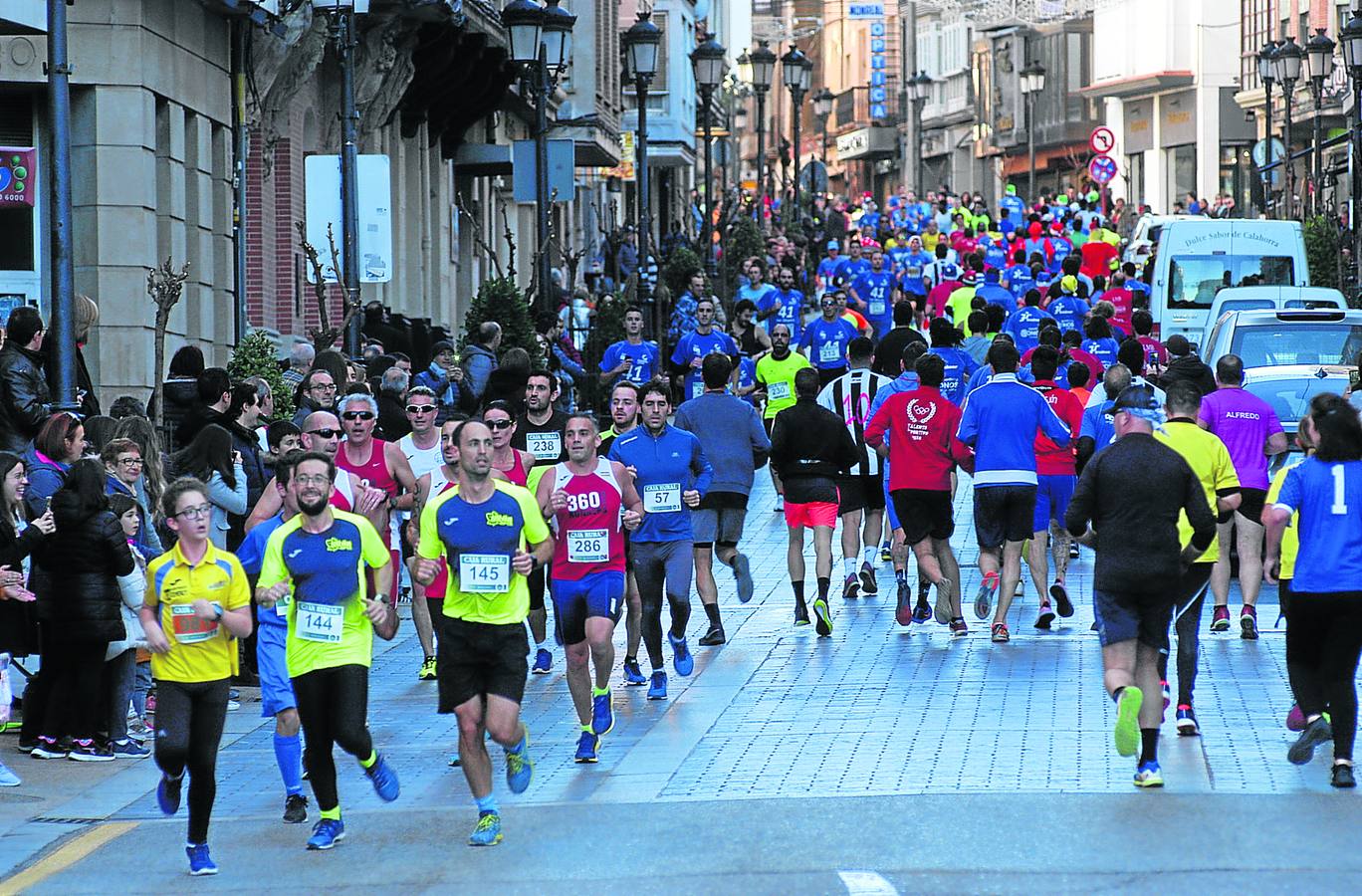 Calahorra. Más de 600 participantes se reunieron en las calles de Calahorra para despedir el año a la carrera.