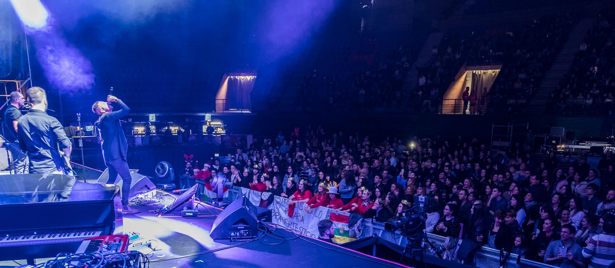 Malú mostró toda su energía en el Palacio de los Deportes.