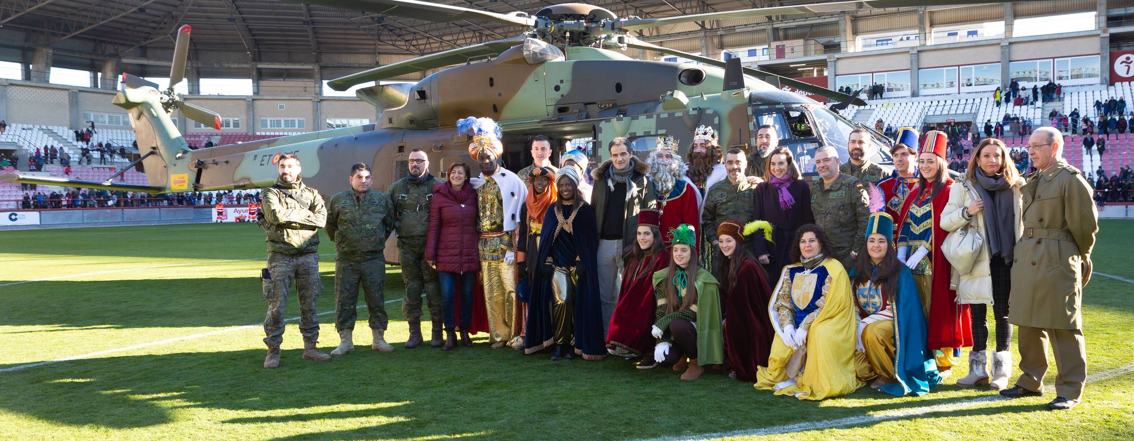 Gran ambiente y mucha ilusión en la llegada de los Reyes Magos a Las Gaunas.