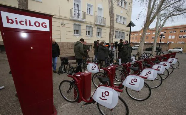 Uno de las estactiones de alquiler de bicis.