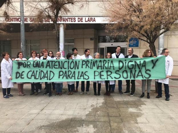 Médicos del centro de salud Siete Infantes. :: l.r.