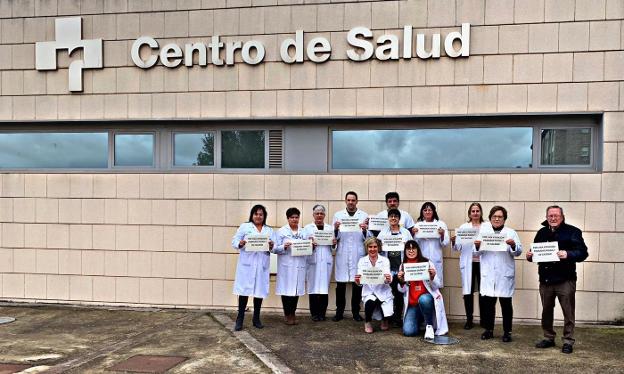 Protesta en el centro de salud de Santo Domingo. :: l.r.