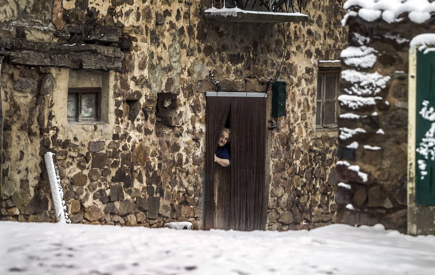 Fotos: La sierra riojana, cubierta por la nieve