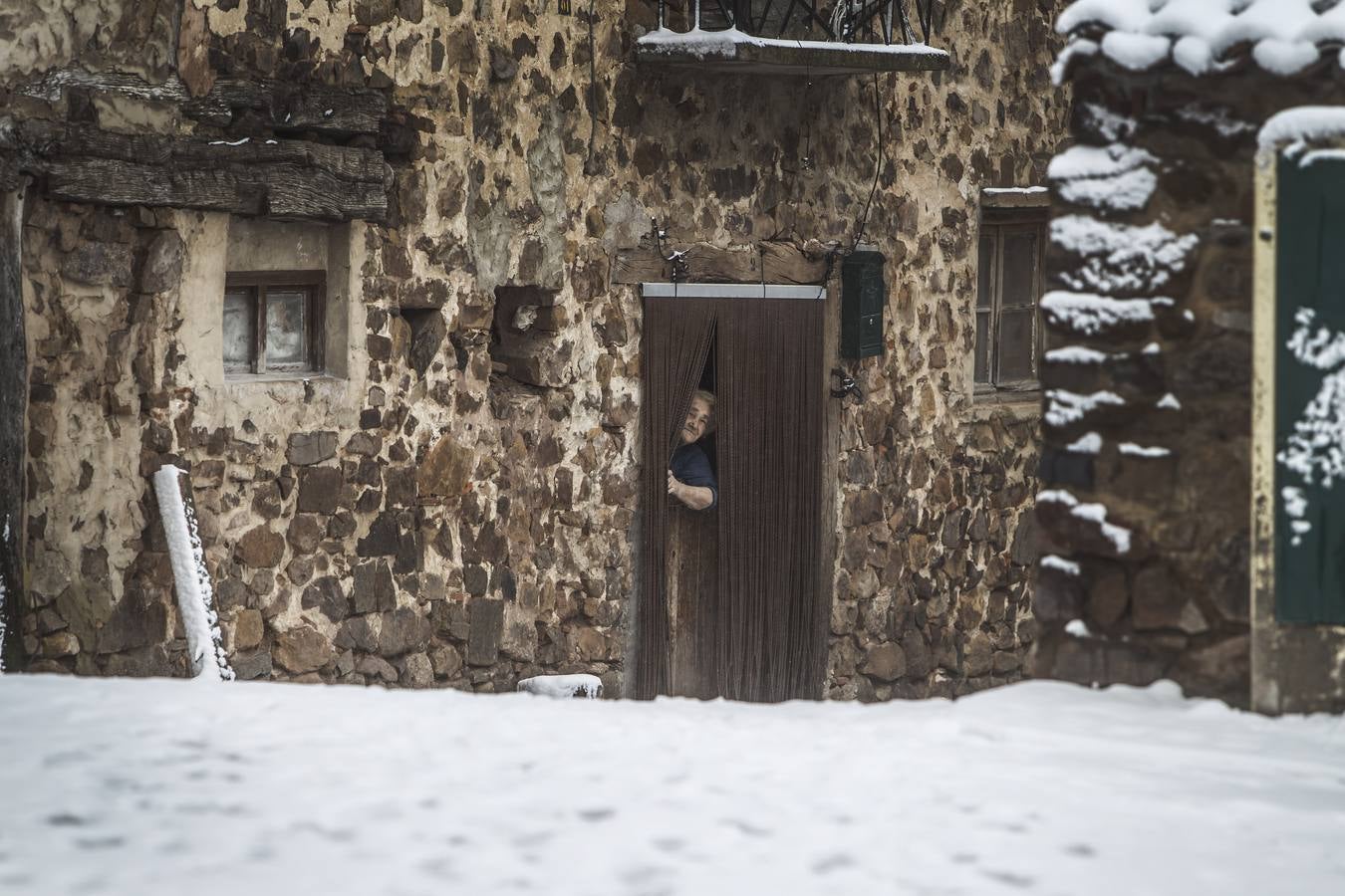 Fotos: La sierra riojana, cubierta por la nieve