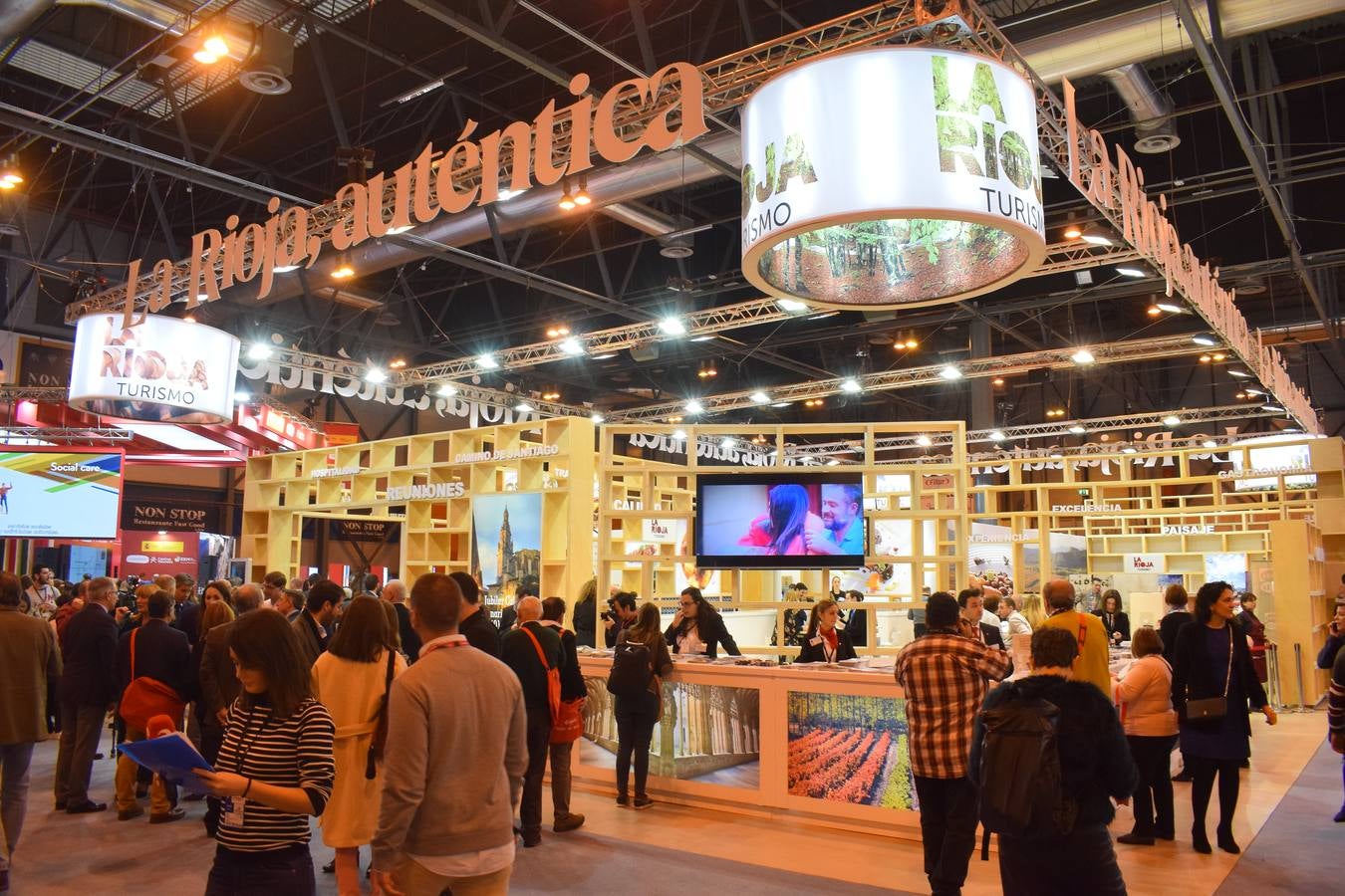 Las imágenes de la presencia riojana en Fitur 2019