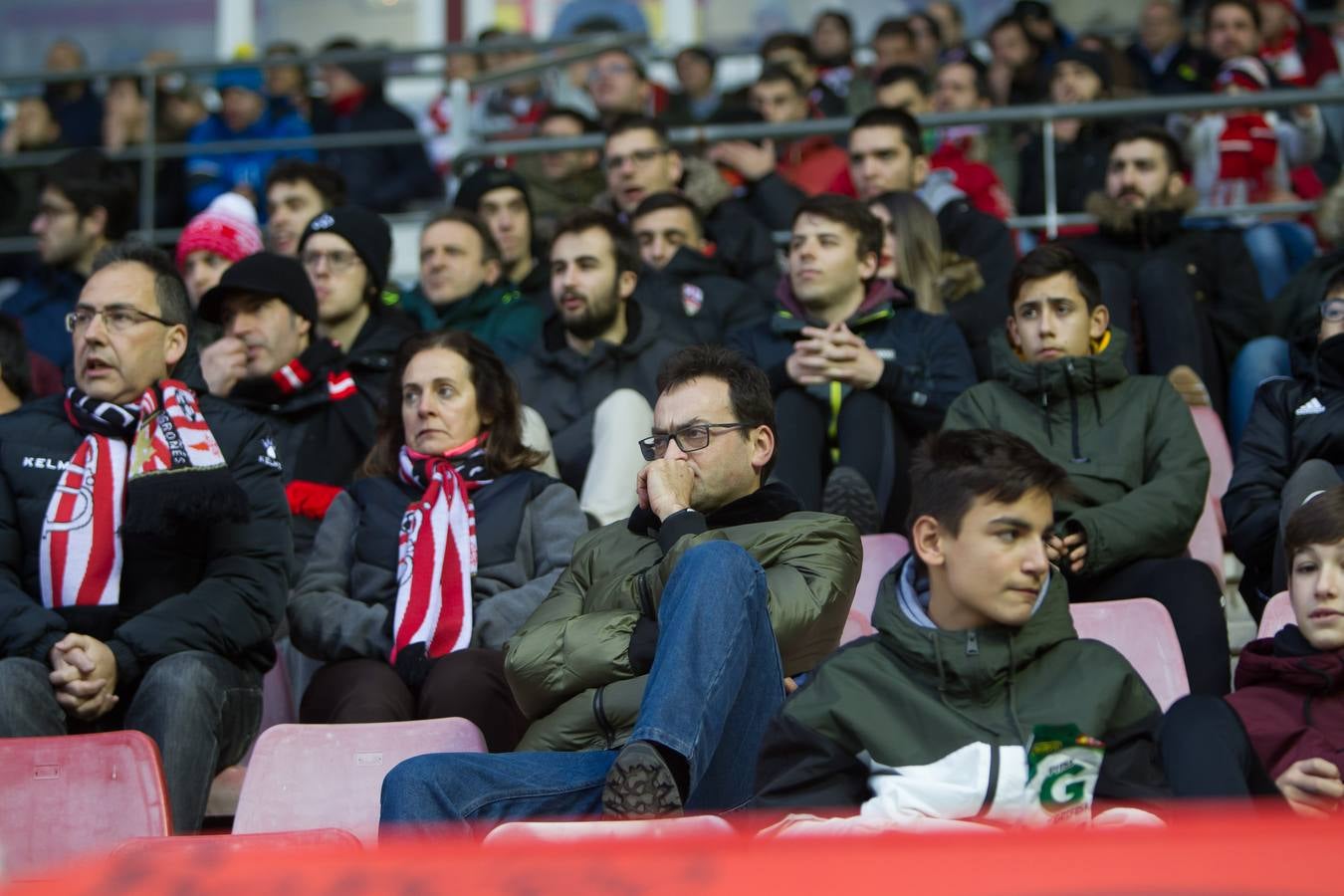 Imágenes del encuentro disputado en Las Gaunas entre el UD Logroñés y el Langreo.