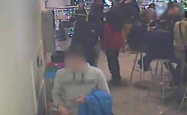 Detenido por abusar de un niño de 10 años en el baño de un centro comercial e intentarlo con otro de 9