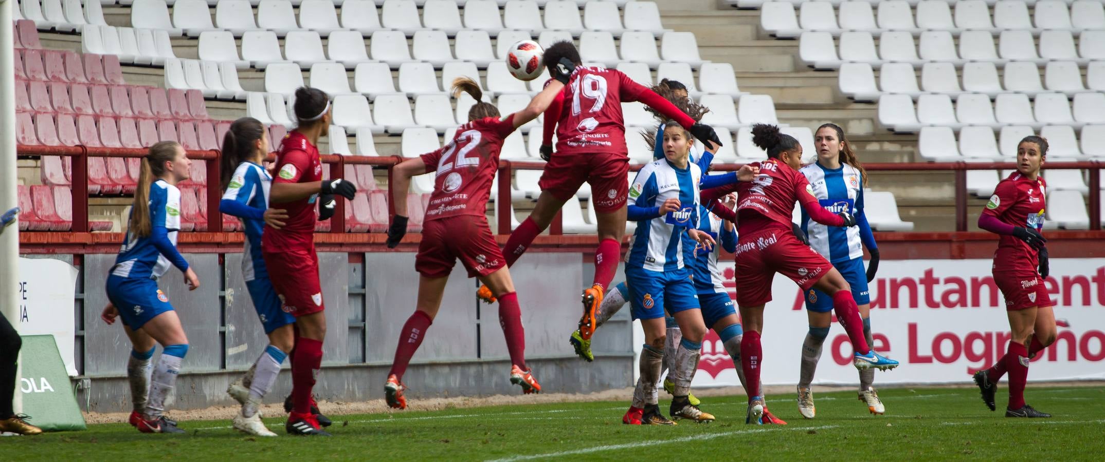 Fotos: El EDF Logroño vence al Espanyol en Las Gaunas
